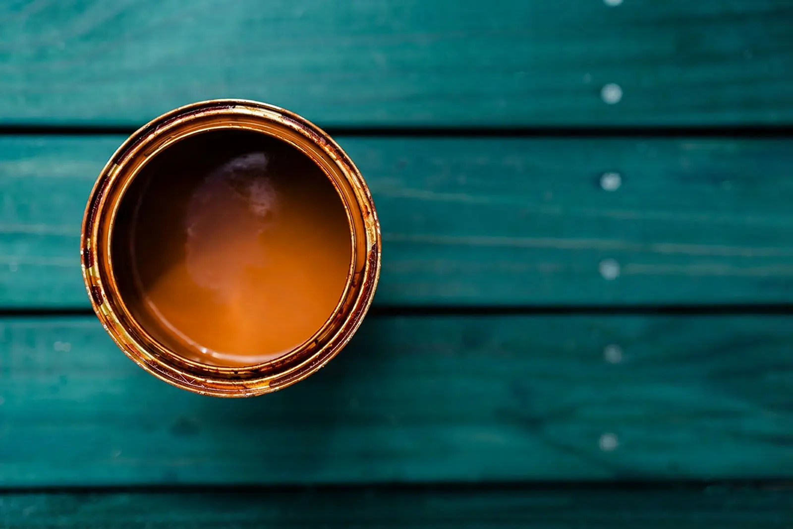 Les dangers de la peinture périmée : pourquoi il faut s’en méfier